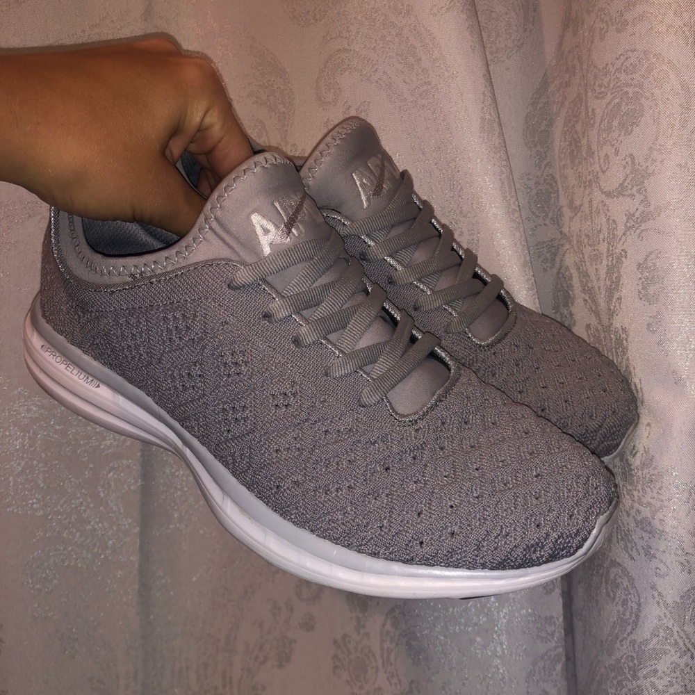 APL techloom phantoms grey & white